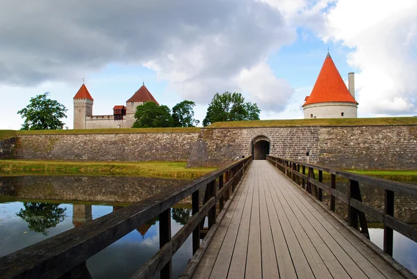 Isla Saaremaa, castillo Kuressaare en Estonia —  Fotos de Stock