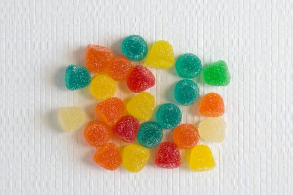 Helle Bunte Gelee Bonbons Zucker Auf Weißem Texturierten Hintergrund Aus — Stockfoto