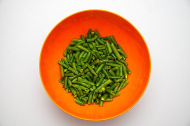 Kızartma tavası susam ile yeşil fasulye pişmiş