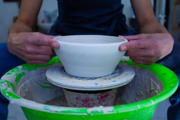 Ceramic working process with clay potters wheel, close-up of woman hands — Stock Photo, Image