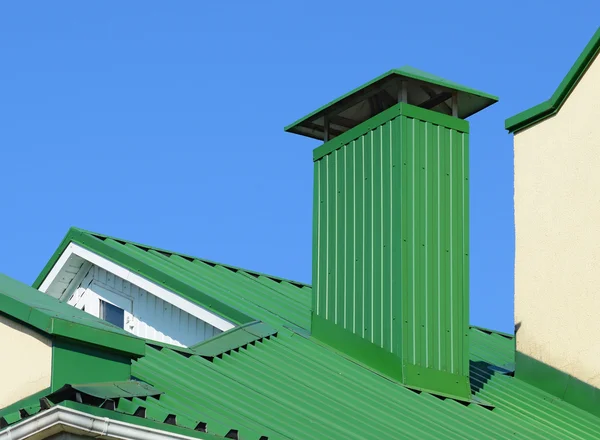 Motorhaube Auf Dem Dach Der Bleche Dachmaterialien — Stockfoto