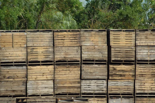 木盒堆叠在一起 仓库空木容器 — 图库照片