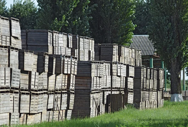 Skrzynki Drewniane Ułożone Razem Puste Drewniane Pojemniki Magazynowe — Zdjęcie stockowe