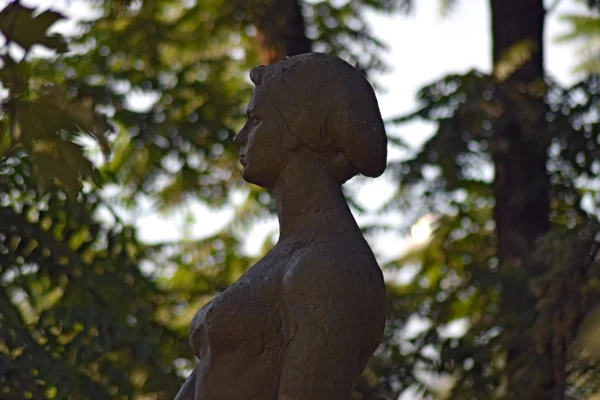 Statue Von Frauen Beim Traubensammeln Statue Von Braun Schatten Der — Stockfoto