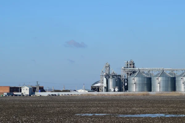 Fabriek voor het drogen en de opslag van graan — Stockfoto