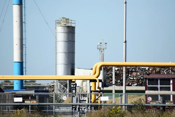 Grande usine de traitement de la ferraille — Photo