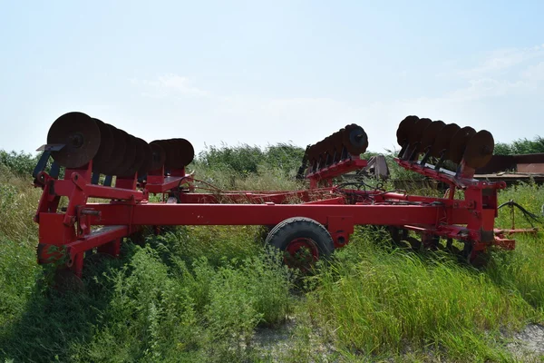 Diskharven Jordbruksmaskiner För Bearbetning Jord Fältet — Stockfoto