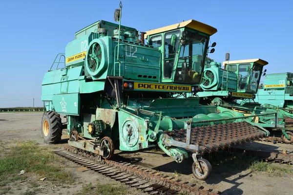 Russland Poltavskaya Village September 2015 Mähdrescher Tun Landmaschinen — Stockfoto