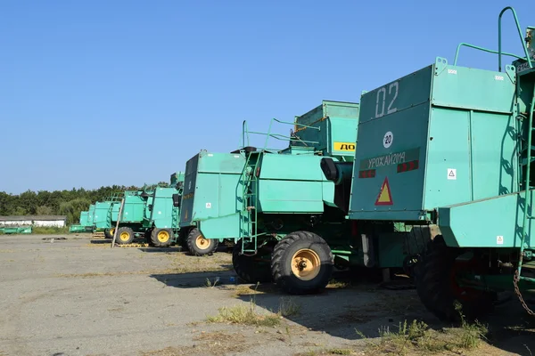 Rússia Aldeia Poltavskaya Setembro 2015 Combine Colheitadeiras Don Máquinas Agrícolas — Fotografia de Stock