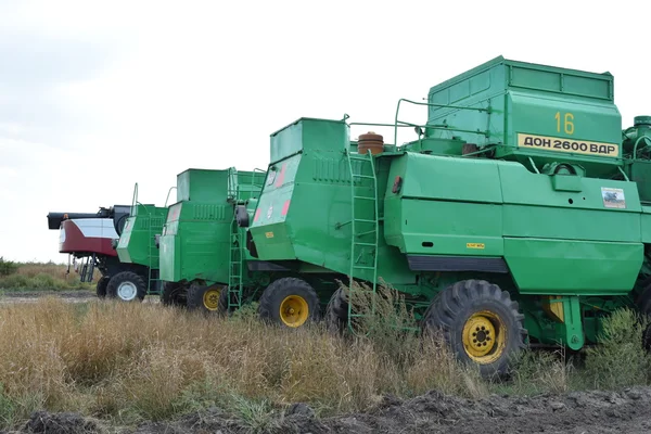 Russia Villaggio Poltavskaya Settembre 2015 Mietitrebbie Don Macchine Agricole — Foto Stock