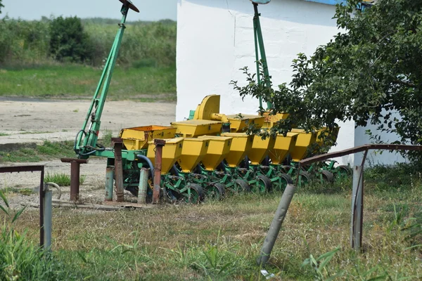 拖拉机和联合收割机的拖车故障 农业机械的拖车 — 图库照片