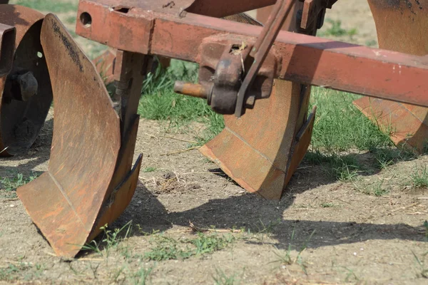 拖拉机和联合收割机的拖车故障 农业机械的拖车 — 图库照片