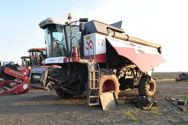 Rusland Poltavskaya Village September 2015 Maaidorsers Torum Landbouwmachines — Stockfoto