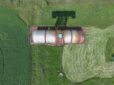 Su kulesi. Eski bir köy komünal iletişimi..