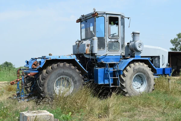 Russia Temryuk July 2015 Tractor Standing Row Agricultural Machinery Parking — Stock Photo, Image