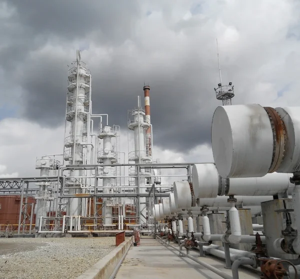 The oil refinery — Stock Photo, Image