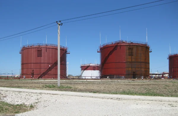 Serbatoi di stoccaggio per prodotti petroliferi — Foto Stock