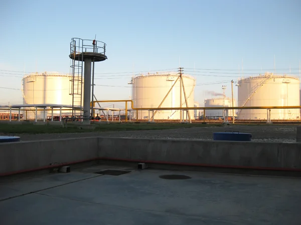 Lagringstankar För Petroleumprodukter Utrustning Raffinaderi — Stockfoto