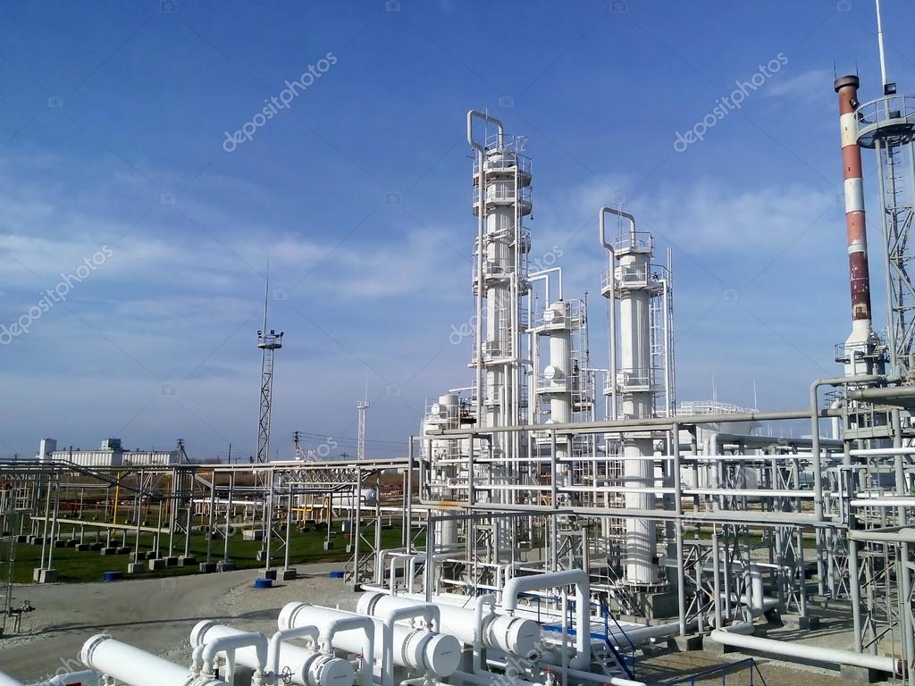 The oil refinery — Stock Photo © Leonid_Eremeychuk #117608844