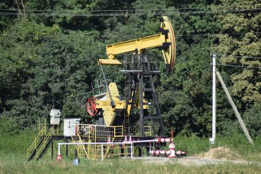 Olarak bir kuyu üzerinde yüklü petrol pompa pompa birimi