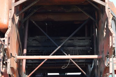 Hasat birleştirin. Tarladan ürün toplama Tarım makineleri.