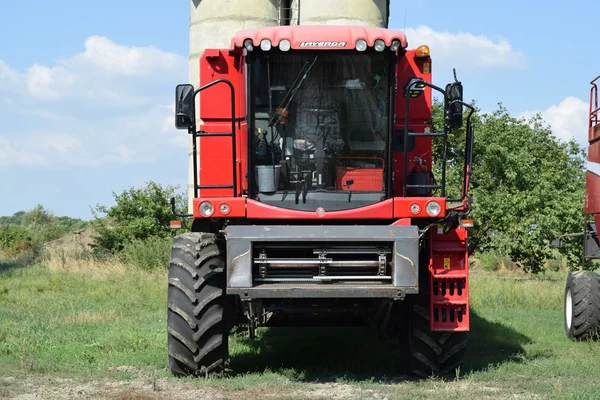 Kombájn Betakarítás Mezők Mezőgazdasági Gépek — Stock Fotó