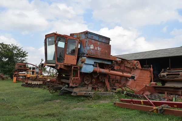 Combineer Maaimachine Landbouwmachines Voor Het Oogsten Van Velden — Stockfoto