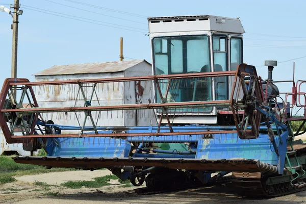 Combineer Maaimachine Landbouwmachines Voor Het Oogsten Van Velden — Stockfoto