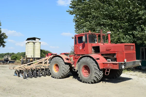 Tractor Fila Máquinas Agrícolas Estacionamento Máquinas Agrícolas — Fotografia de Stock
