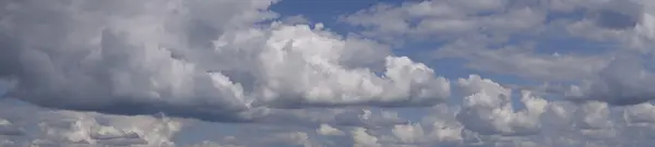 Paisagem Celestial Com Nuvens Cúmulo Nuvens Céu — Fotografia de Stock