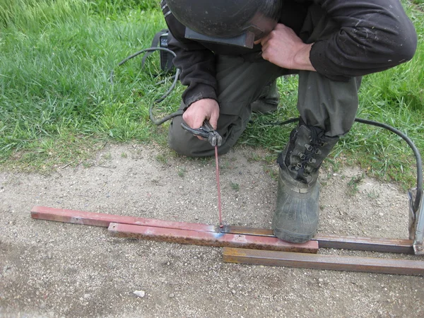 Welding of steel square pipe electric welding. The use of electric welding in the home.