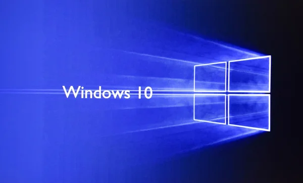 Экран логотипа операционной системы Windows 10 . — стоковое фото