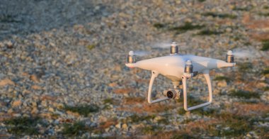 Yerden hovering dron,