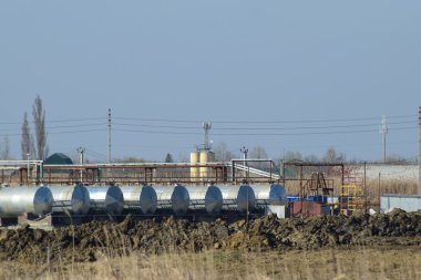 Yatay pazarlanabilir petrol Park. Rafineri ekipman.