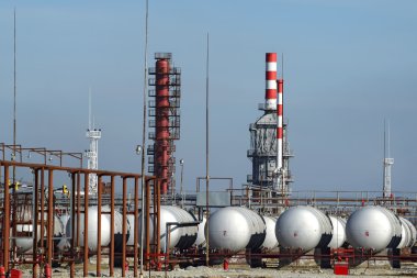 Petrol ürünleri ve yakıt depolama gemilerin yükleme uygulama projesi