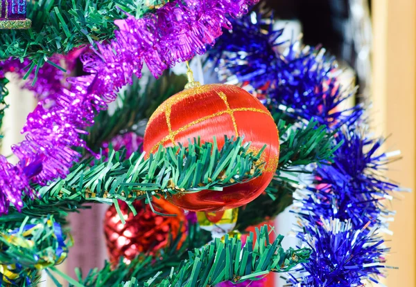 Brinquedos Natal Ornamentos Árvore Natal Ouropel Bolas Brinquedos Decorados Abeto — Fotografia de Stock