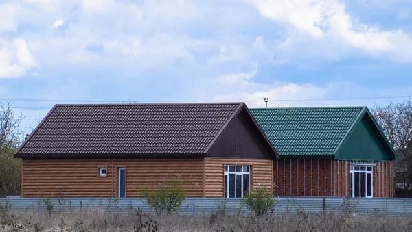 Крыша Гофрированного Листа Домах Индивидуальные Дома Крышей Профилированного Листового Металла — стоковое фото