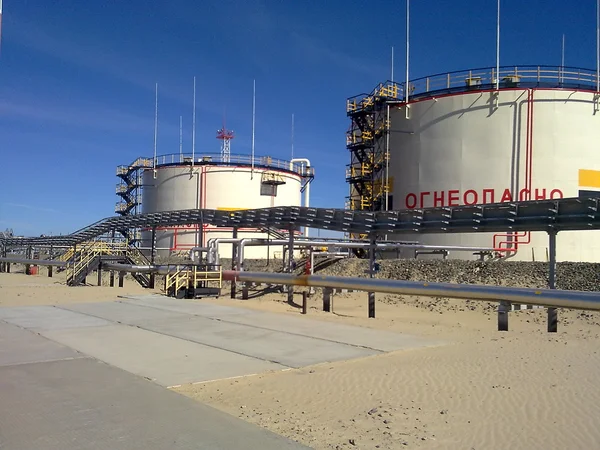 Utrustning oljefält i västra Sibirien — Stockfoto