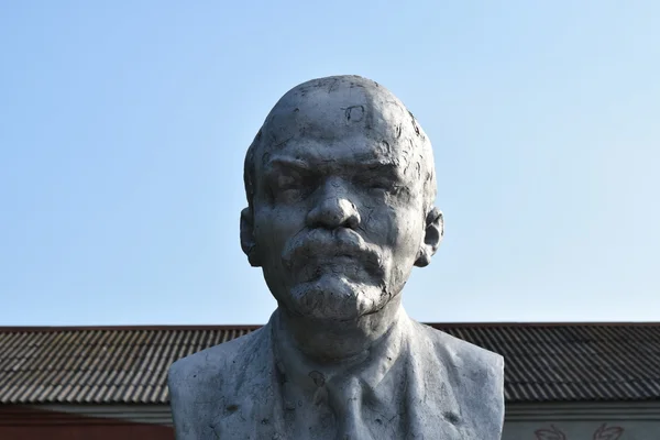 Gamla monument till Lenin — Stockfoto