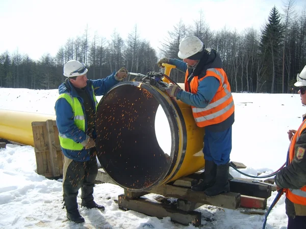монтажник технологических трубопроводов. классификация трубопроводов по гидравлическим схемам?. схема изоляции газопровода. трубы.