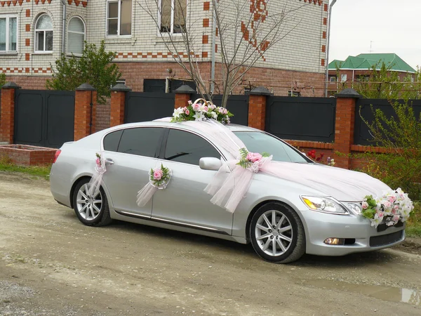 Nové Svatební Auto Auto Čeká Hosty — Stock fotografie