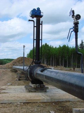 Bir petrol ve doğal gaz boru hattı inşaatı. 