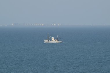 Eski küçük denizde gemi. Taman Bay.