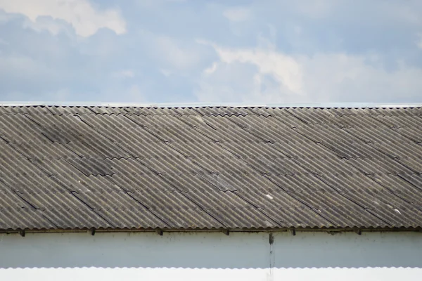 Старая Крыша Над Небом Элементы Строительных Конструкций — стоковое фото