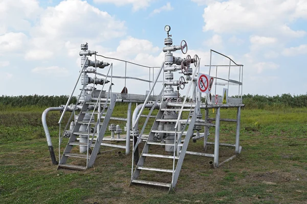 Equipment of an oil well — Stock Photo, Image