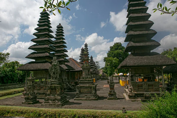 インドネシアのバリ島にある寺院の塔 — ストック写真
