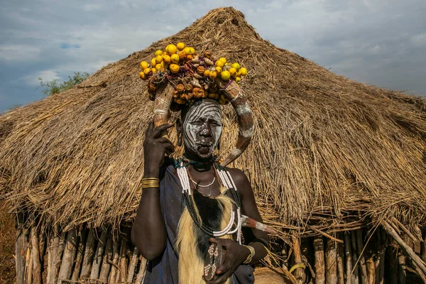 エチオピアの低地オモ谷出身のムルシ族 — ストック写真