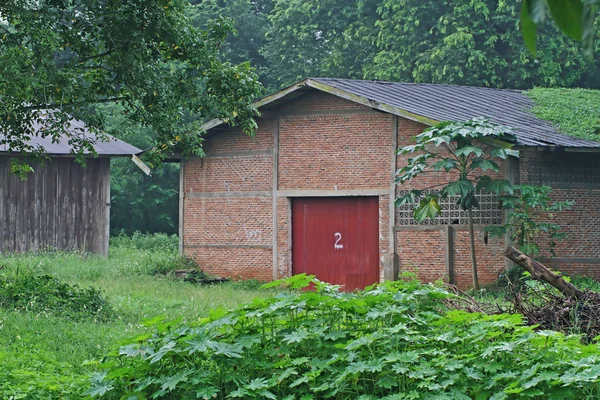Старые табачные склады для хранения — стоковое фото