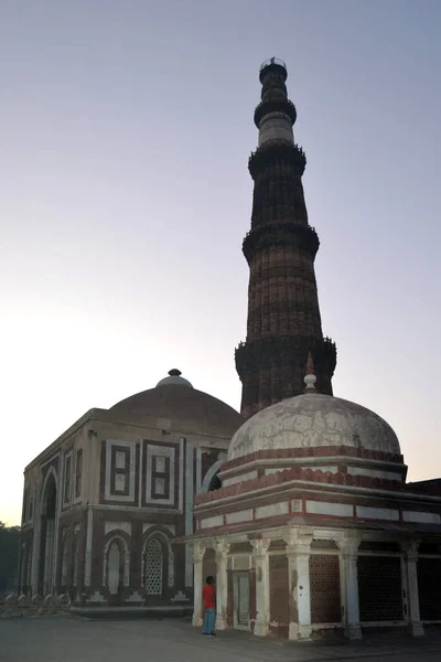 インド ニューデリー クトゥブ ミナール 寺院複合体 — ストック写真