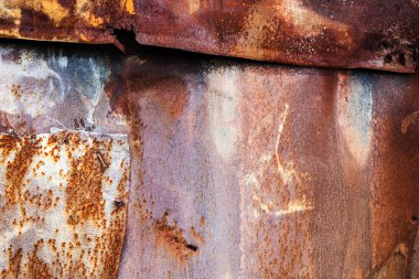 eski paslı demir levhalar